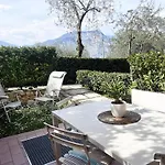 Daire Garden Beth's House Brenzone sul Garda