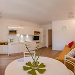 Daire Garden Beth's House Brenzone sul Garda